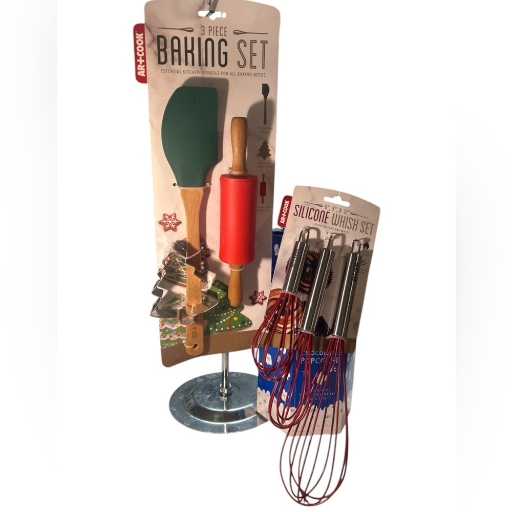 Baking and Whisk Christmas Set - Red and Green, NWT - Picture 3 of 3
